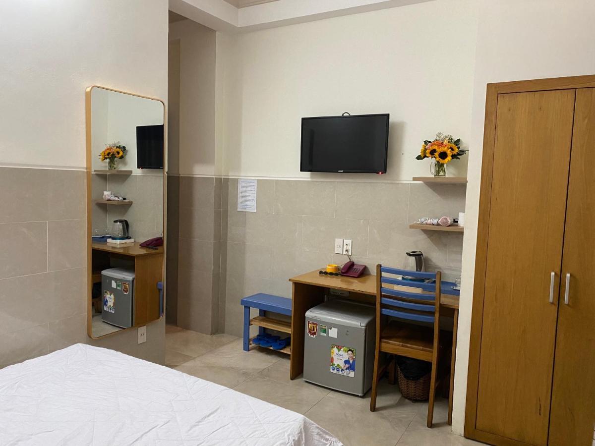 Khách Sạn Lê Hoàng Đạt Thành Pho Ho Chí Minh Esterno foto